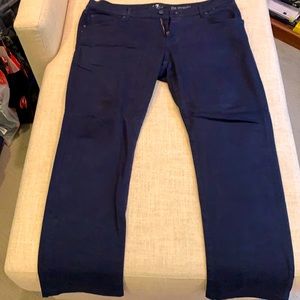 Seven Jeans—The Straight Luxe— 36W x 29L